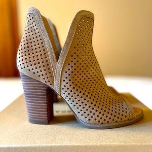 Tan Lively Lucky Brand Open Toe Boho Booties, Sz 7.5M